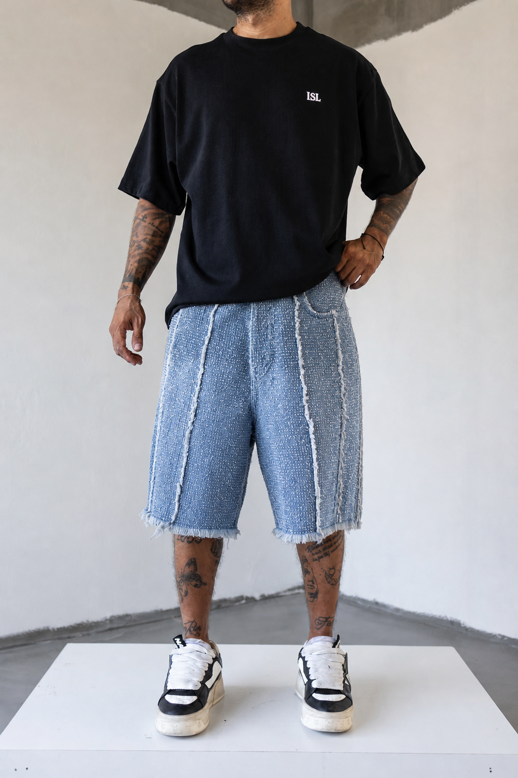 UVA SHORT ON BLUE